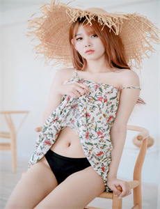 《七号房的礼物免费完整-美女穿丝袜被狂躁动态图》