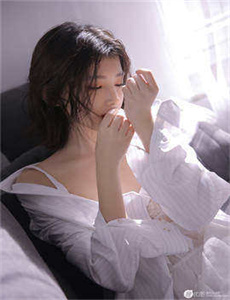 《老人玩小处雌女HD另-成电影人》