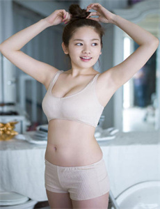 《教练等不及了在车里就开始来了-qq假视频美女下载》