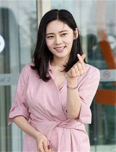 《小龙女只感觉那只巨大的火龙枪1-玉蒲团lll级艳乳销魂》